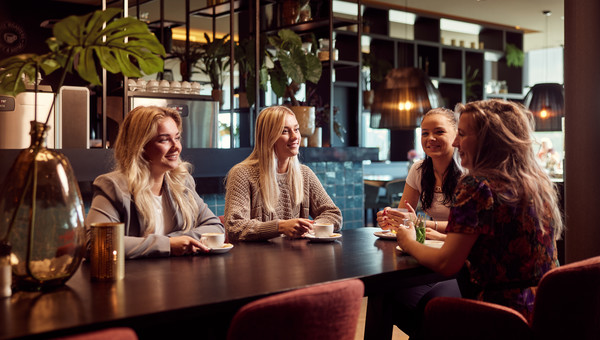 Koffie drinken bij Hotel Veenendaal