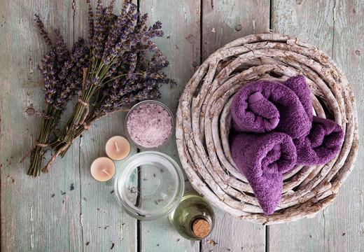 Lavendel, zout en handdoek
