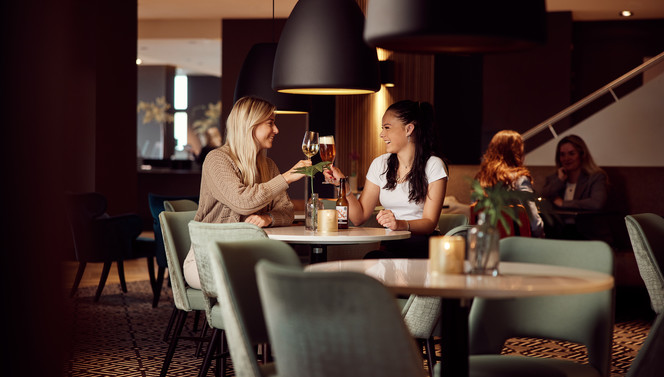 Drink in Lounge